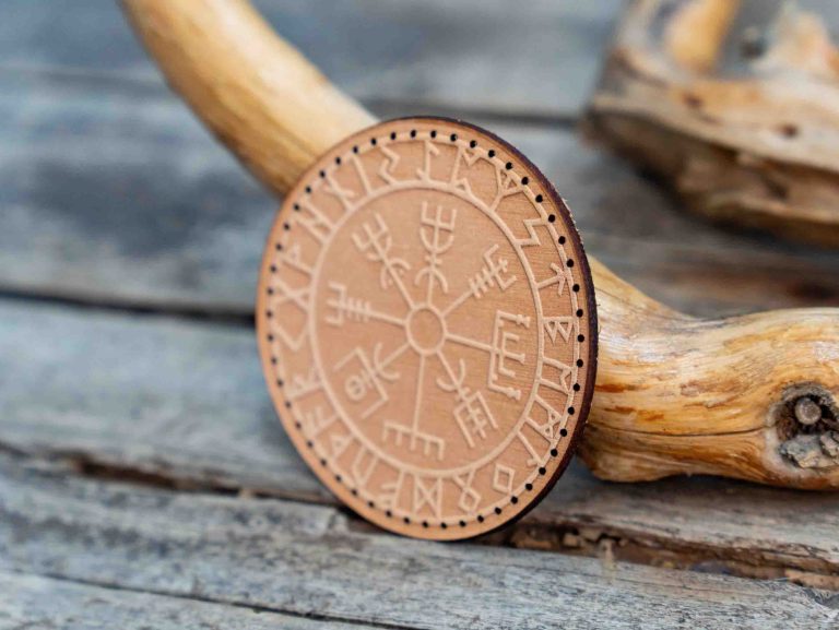 Leather Round Patch Vegvisir