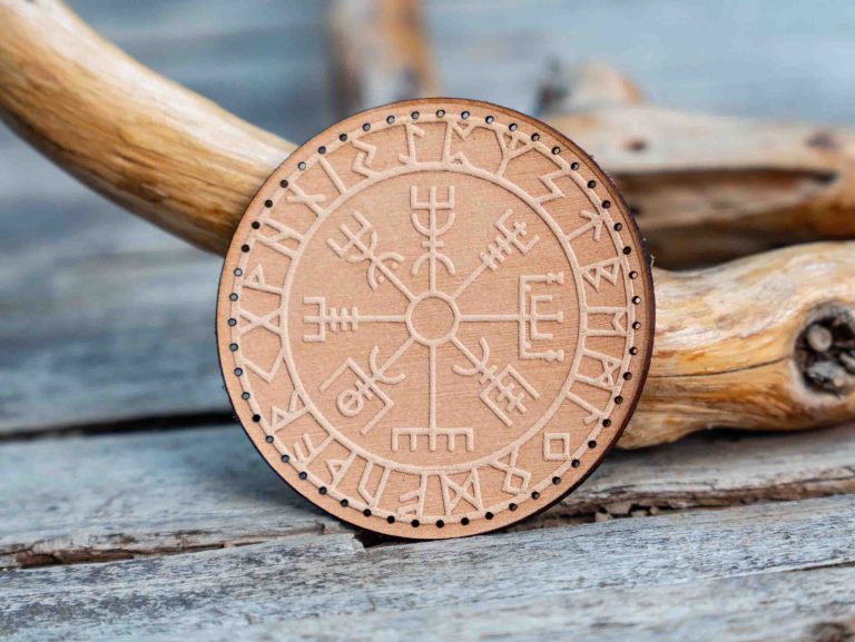 Leather Round Patch Vegvisir