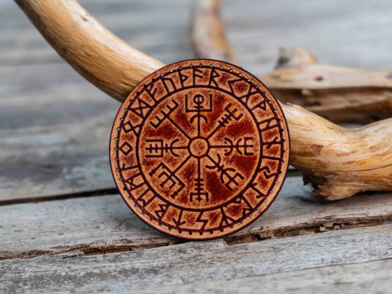 Leather Round Patch Vegvisir