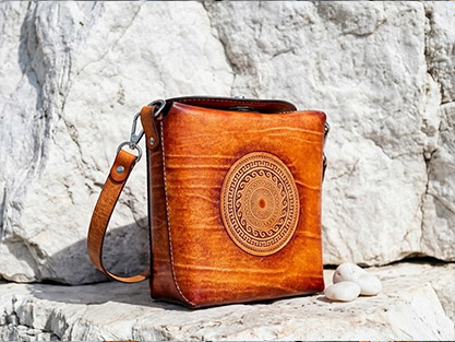 Soraya Handmade Leather Crossbody Bag - Image 2