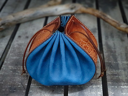 SVG Leather Pattern for Large Dice Pouch / Drawstring Pouch Pattern / Video Tutorial - Image 2