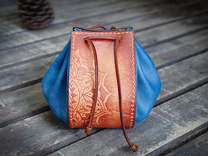 SVG Leather Pattern for Large Dice Pouch / Drawstring Pouch Pattern / Video Tutorial - Image 4